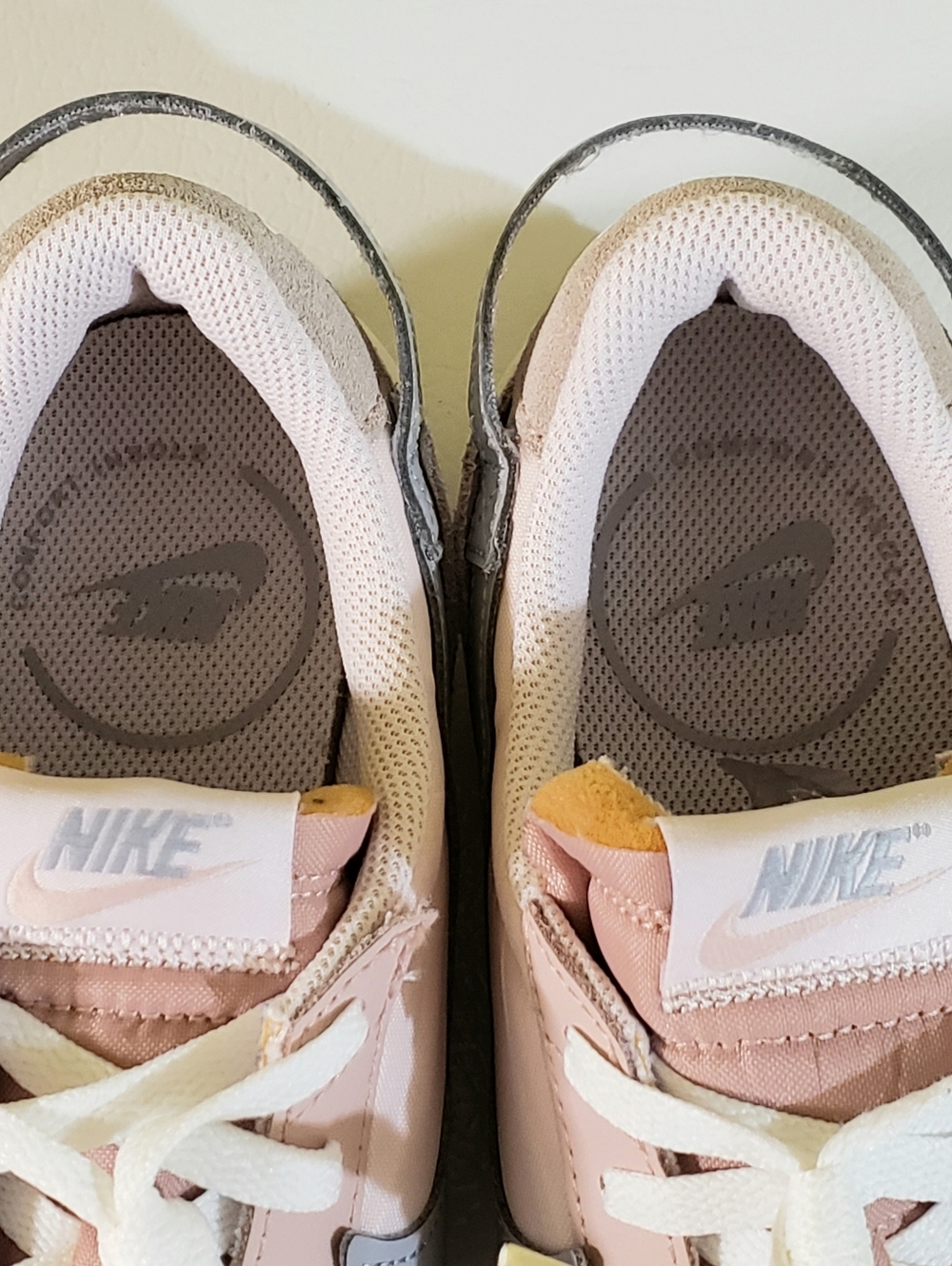 NIKE Women's Waffle Debut Athleisure Sneakers (10) Pink Oxford/Pearl Pink/Gray - Picture 6 of 9